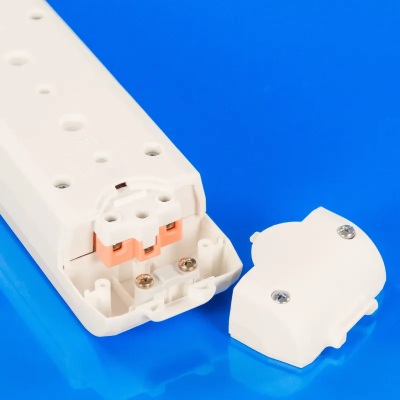 Електрична колодка на 6 розеток із заземленням Viko PowerHub — фото 4