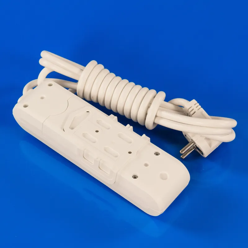 Подовжувач із заземленням і вимикачем на 3 розетки 3м Viko PowerStrip — фото 2