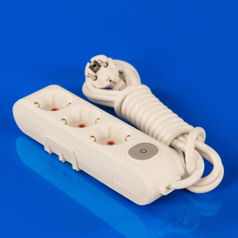 Подовжувач із заземленням і вимикачем на 3 розетки 3м Viko PowerStrip — фото 3