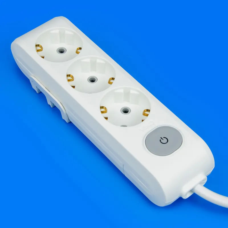 Подовжувач 3 розетки 5м із заземленням і вимикачем Viko Power-Extend — фото 4