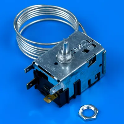 Терморегулятор DANFOSS 077B6937 Indesit C00259241 для холодильника