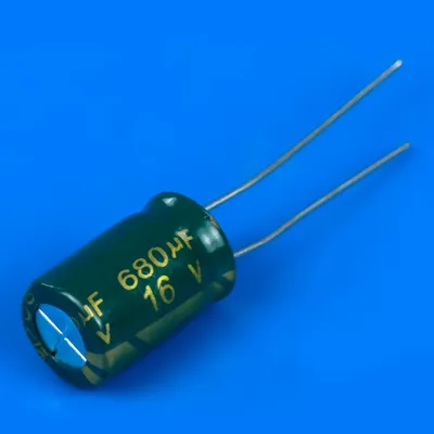 Полярний конденсатор 680mf 16V