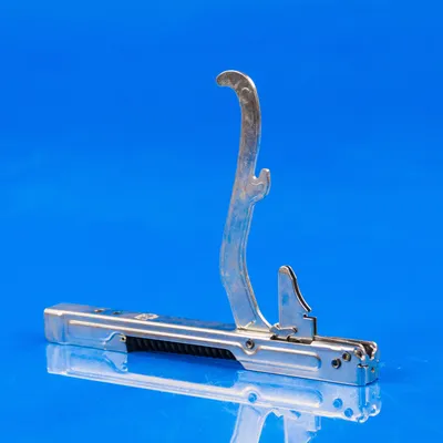 Петля дверцят духовки Ariston C00094655