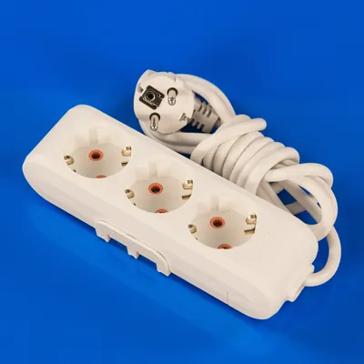 Подовжувач із заземленням на 3 розетки 2м Viko PowerLine