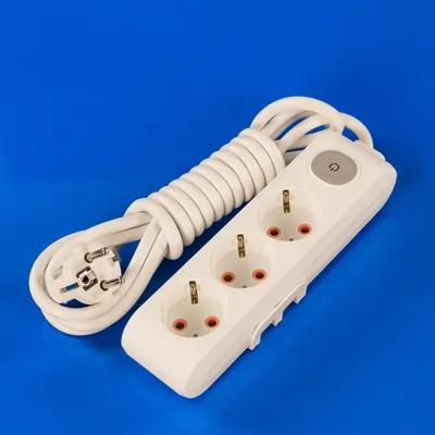 Подовжувач із заземленням і вимикачем на 3 розетки 3м Viko PowerStrip