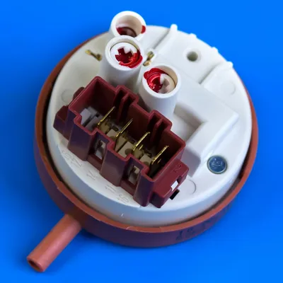 Датчик рівня води (пресостат) для пральної машини Indesit C00110327