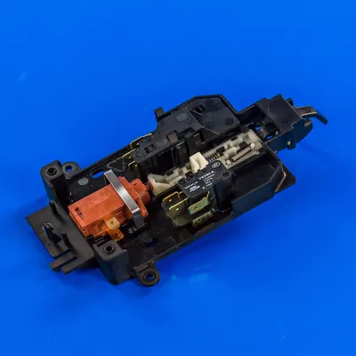 Замок дверей духовки Ariston C00259552